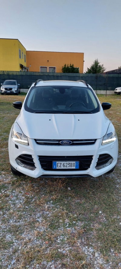Ford Kuga 2.0 TDCI 150 CV S&S 4WD Powershift Titanium X (3)
