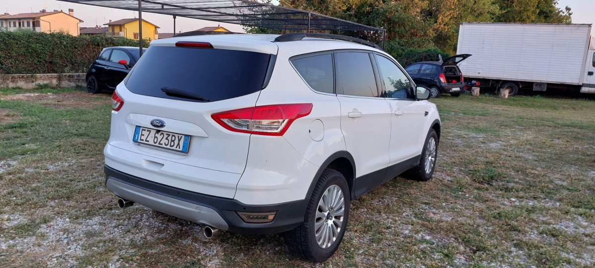 Ford Kuga 2.0 TDCI 150 CV S&S 4WD Powershift Titanium X (4)