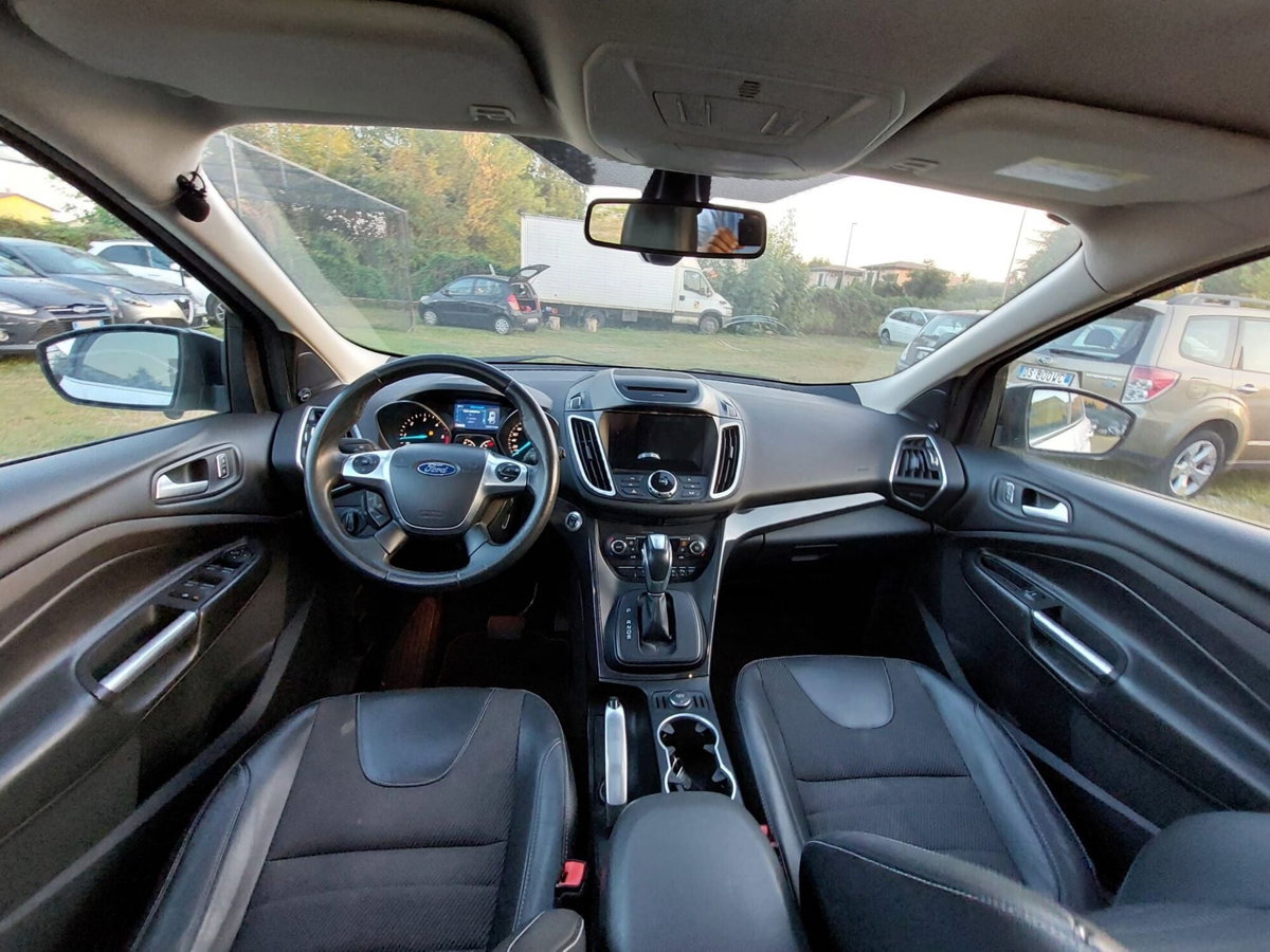 Ford Kuga 2.0 TDCI 150 CV S&S 4WD Powershift Titanium X (7)