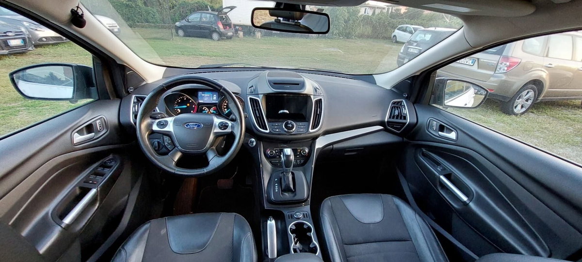 Ford Kuga 2.0 TDCI 150 CV S&S 4WD Powershift Titanium X (8)