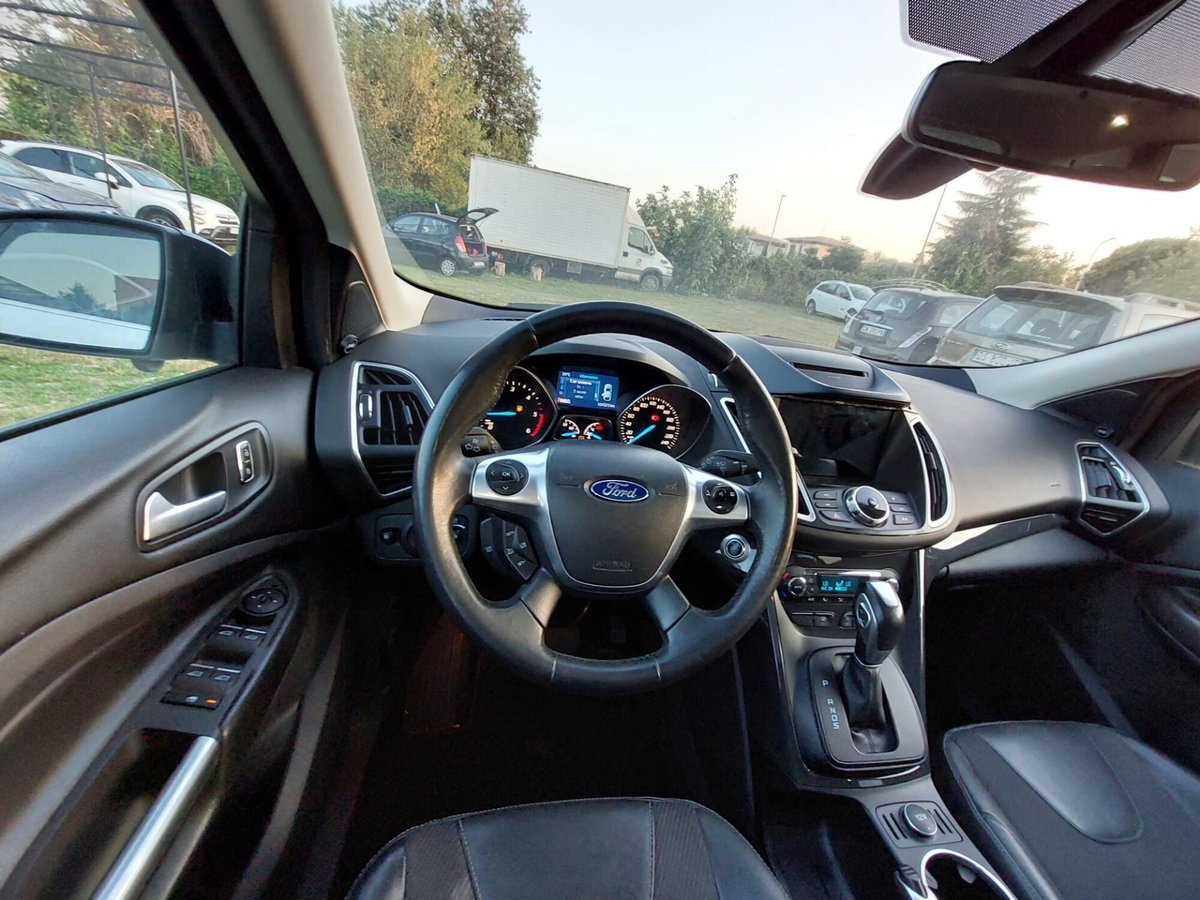 Ford Kuga 2.0 TDCI 150 CV S&S 4WD Powershift Titanium X (9)