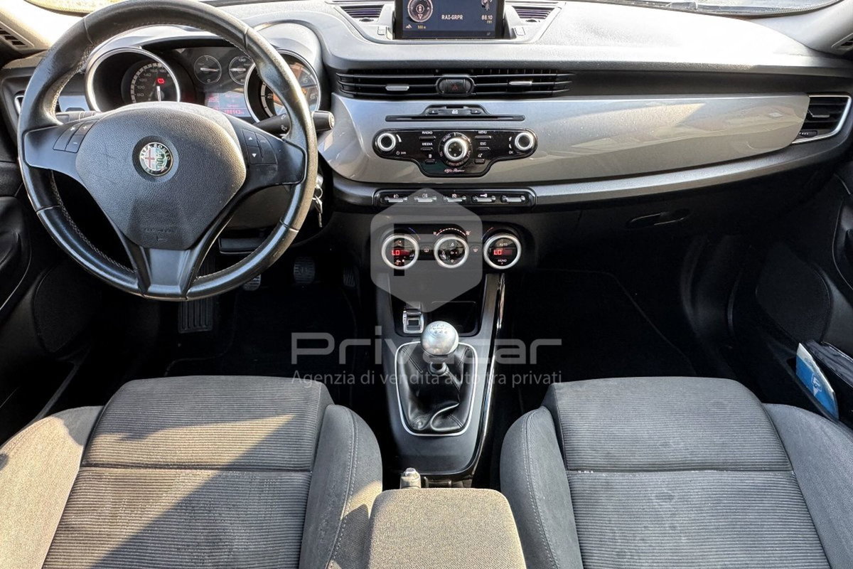 Alfa Romeo Giulietta 2.0 JTDm-2 Distinctive 140cv (10)