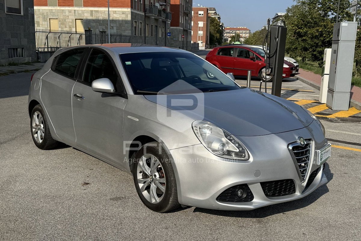 Alfa Romeo Giulietta 2.0 JTDm-2 Distinctive 140cv (3)