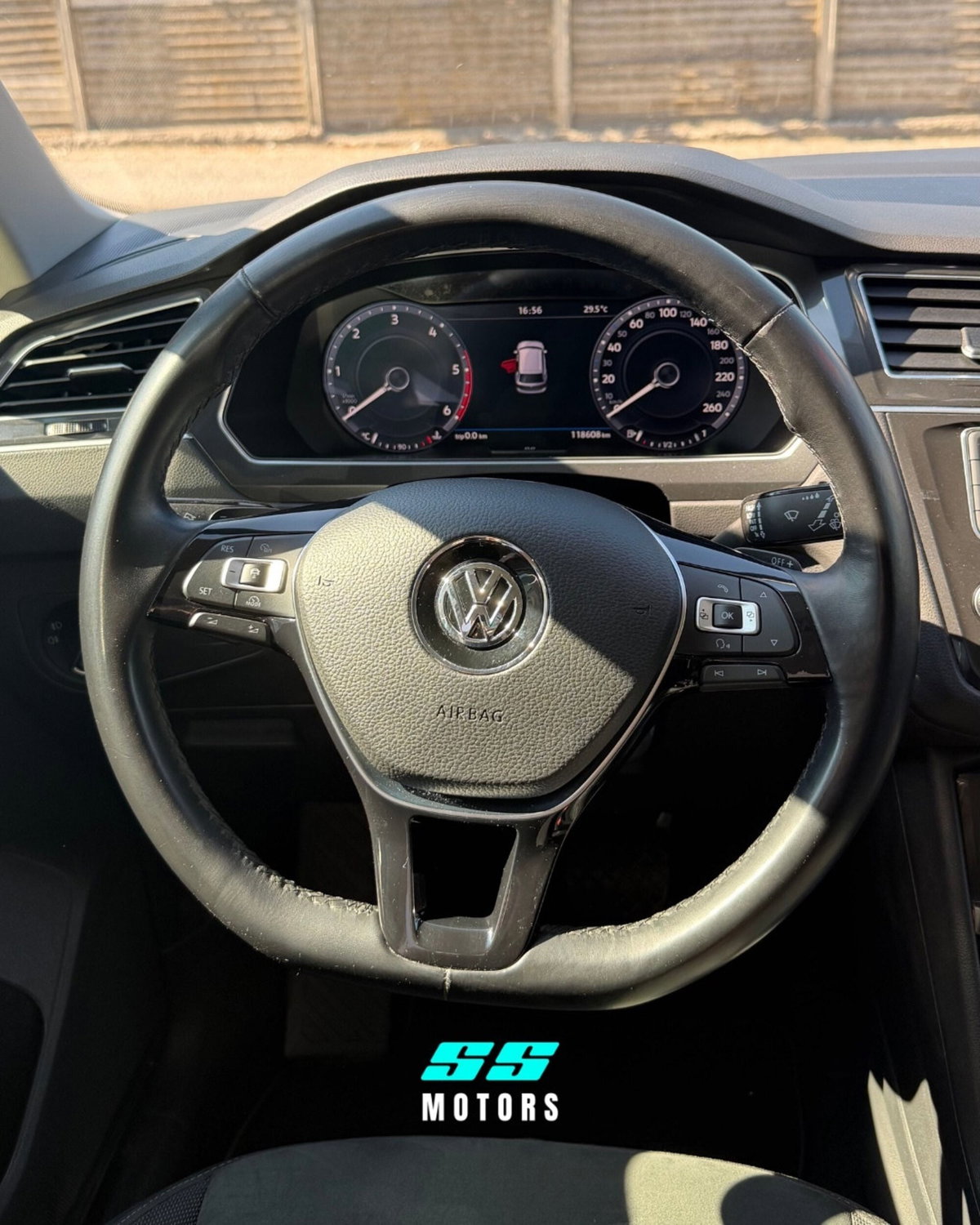 Volkswagen Tiguan 2.0 TDI SCR DSG Executive BlueMotion Technology (9)