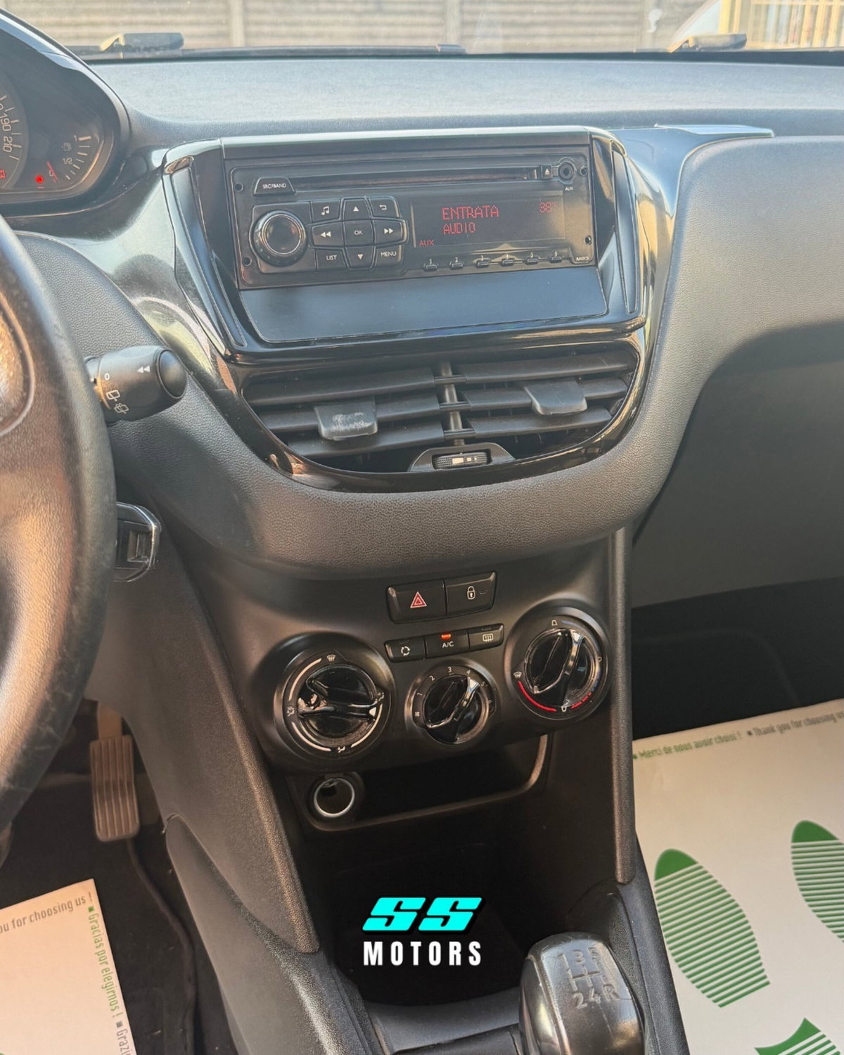 Peugeot 208 HDi 68 CV 5 porte Van (10)