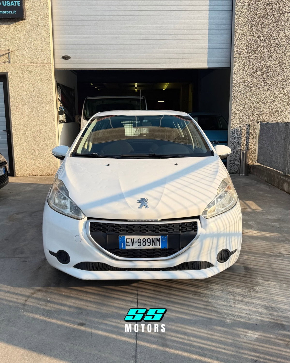 Peugeot 208 HDi 68 CV 5 porte Van (2)