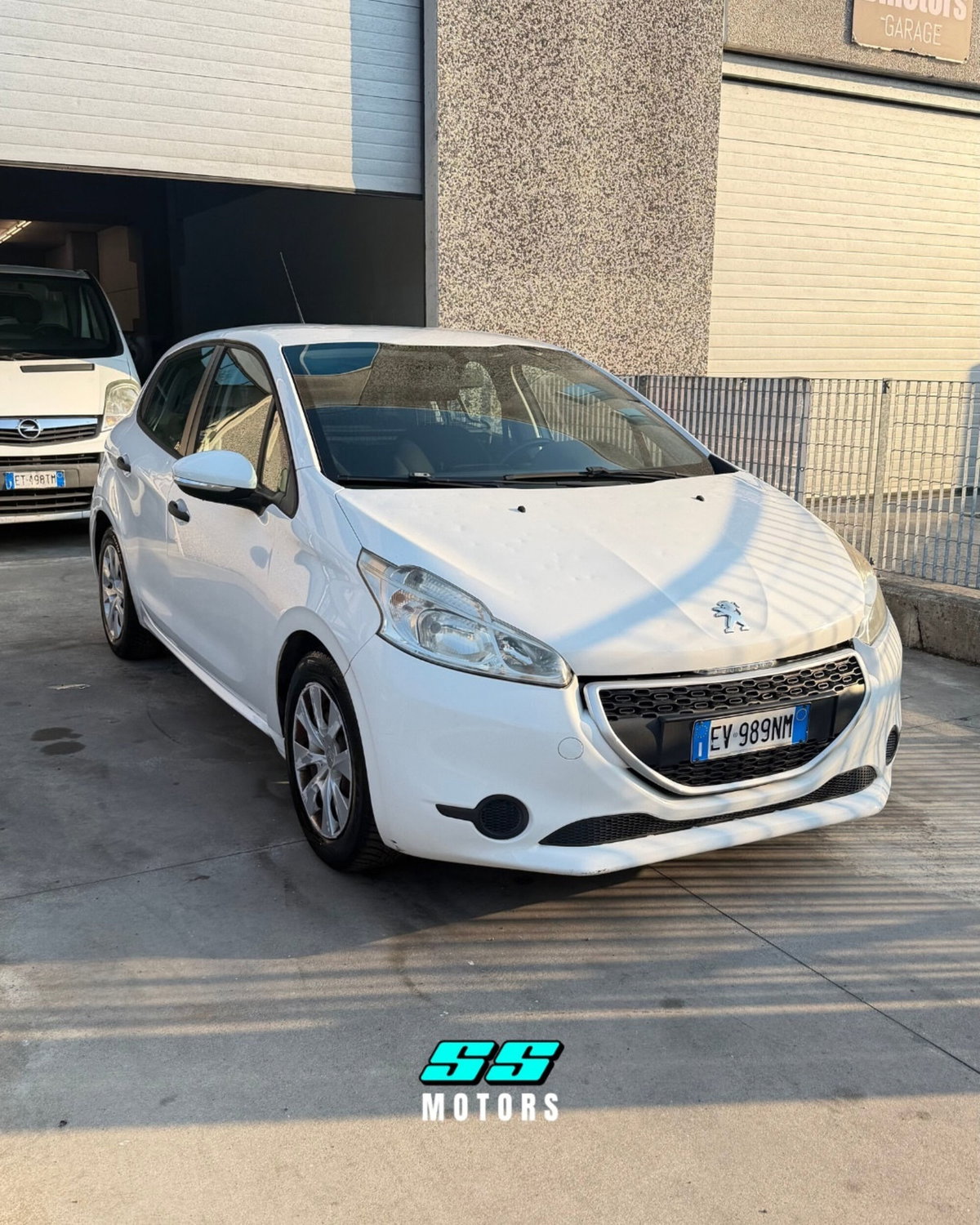 Peugeot 208 HDi 68 CV 5 porte Van (3)