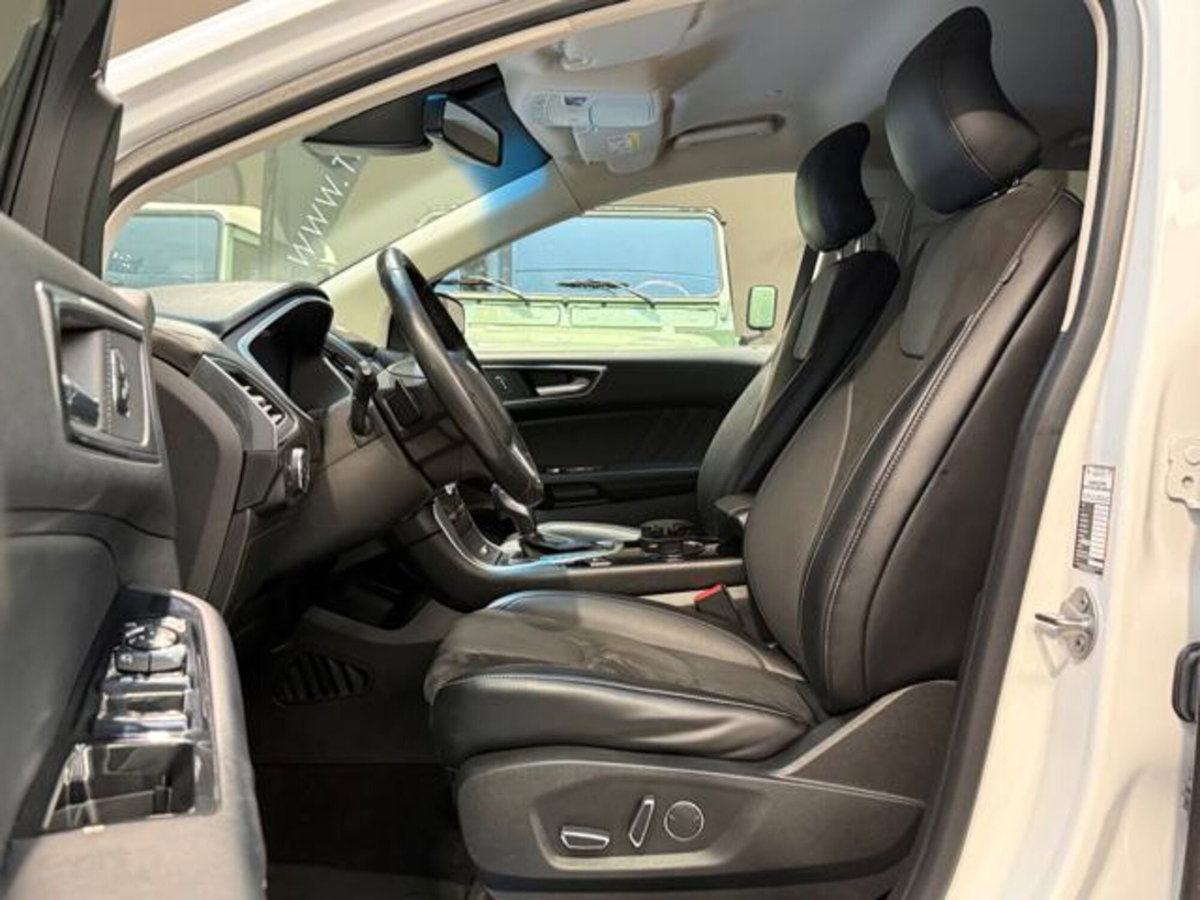 Ford Edge 2.0 TDCI 210 CV AWD S&S Powershift ST Line (8)