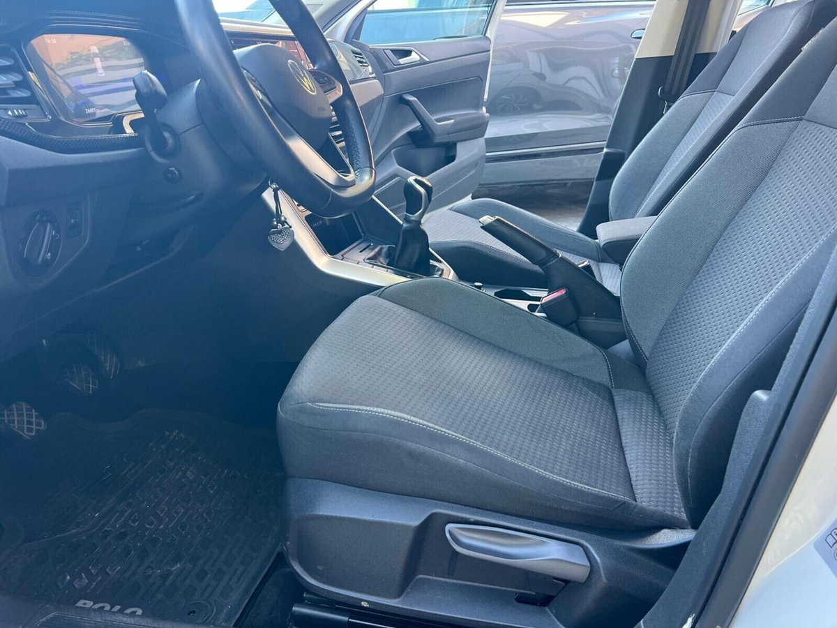 Volkswagen Polo 1.0 tsi Style 95cv (15)