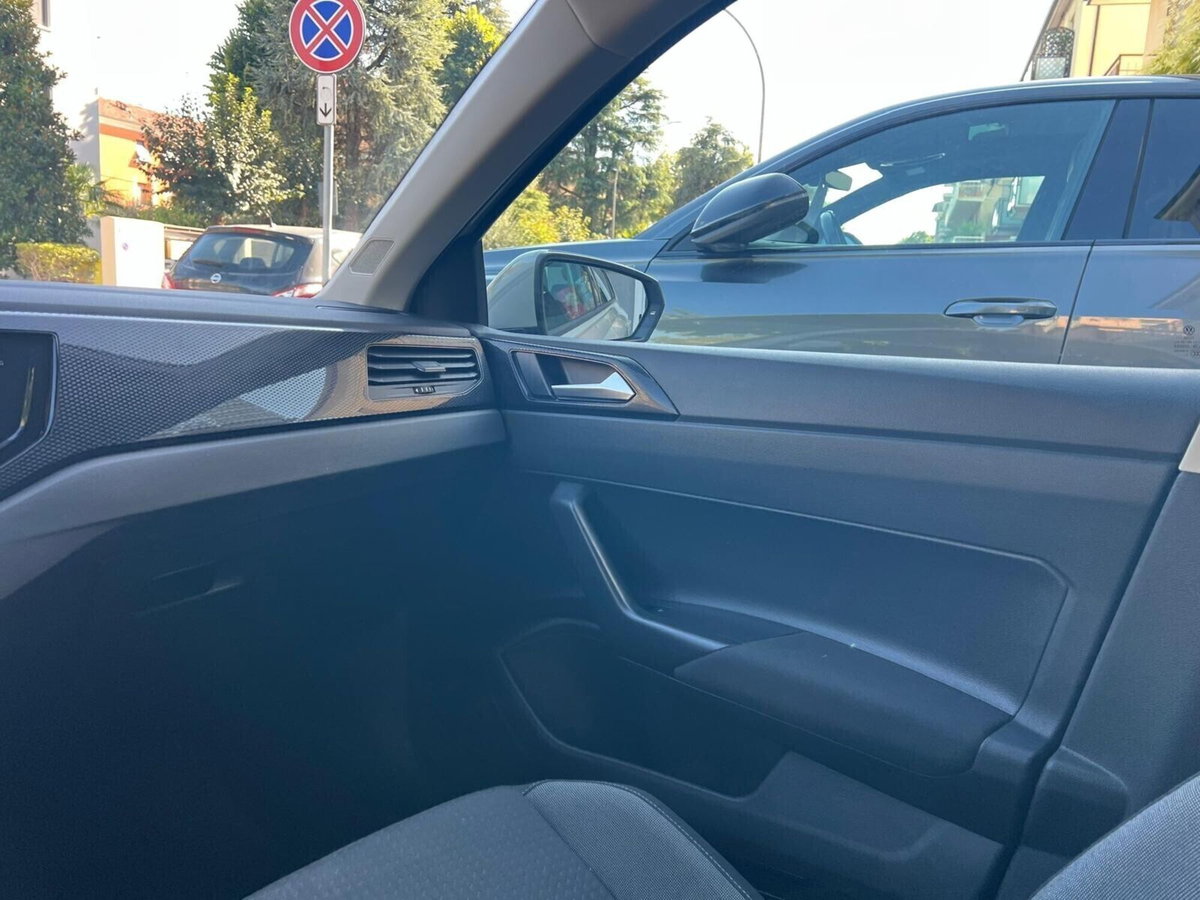 Volkswagen Polo 1.0 tsi Style 95cv (16)