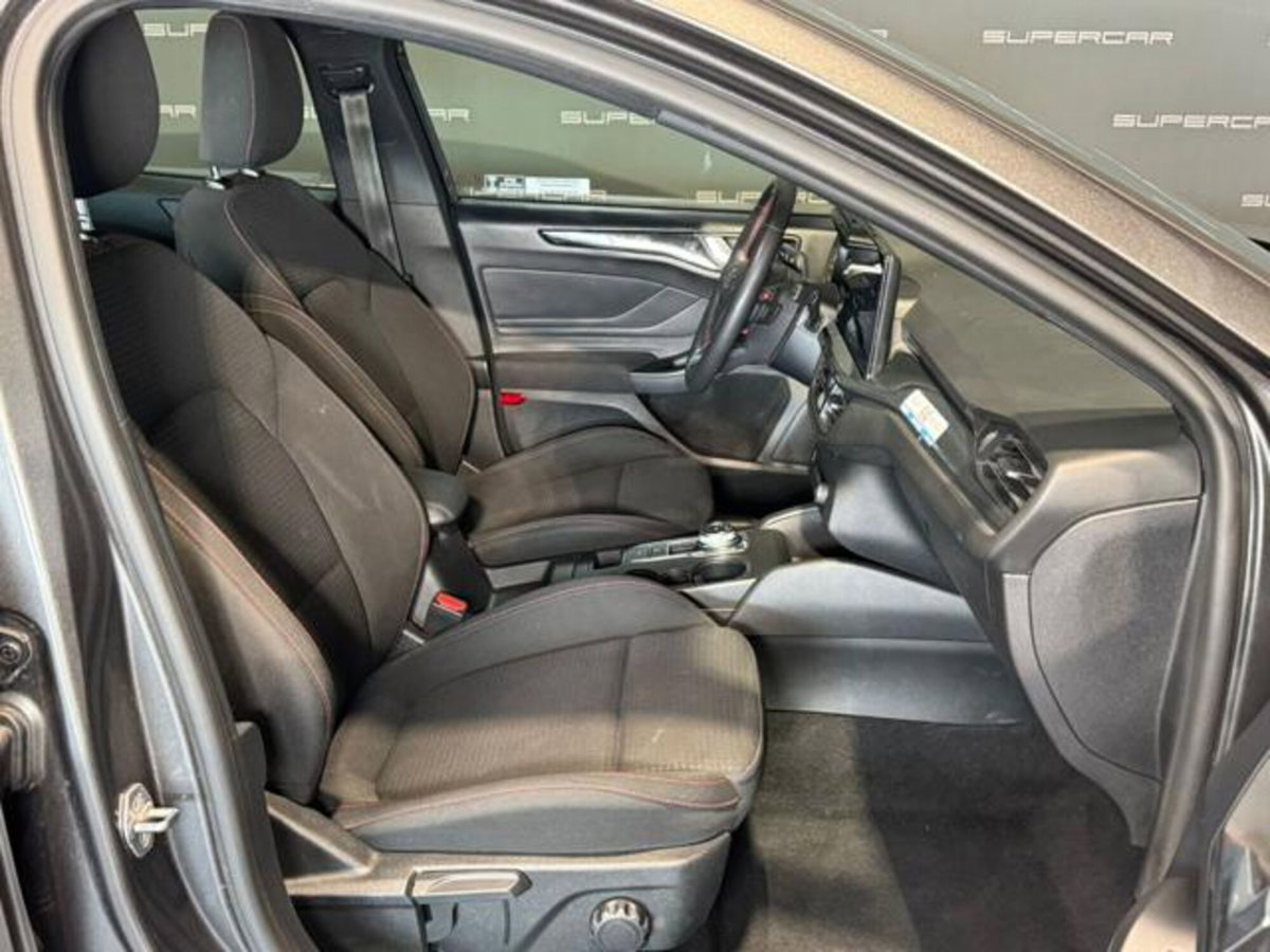 Ford Focus Station Wagon 1.5 EcoBlue 115 CV automatico SW ST-Line Design (12)