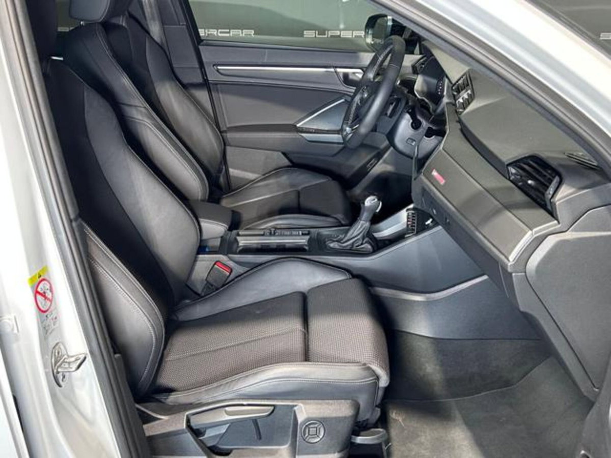 Audi Q3 35 2.0 tdi Identity Black s-tronic (12)