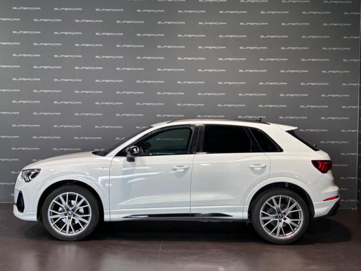 Audi Q3 35 2.0 tdi Identity Black s-tronic (5)