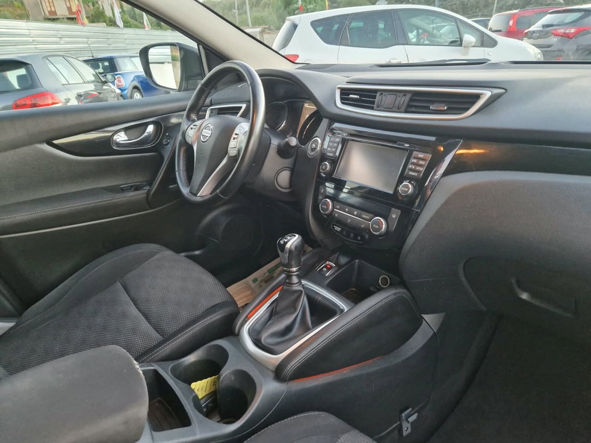 Nissan Qashqai 1.6 dCi 2WD Tekna (15)