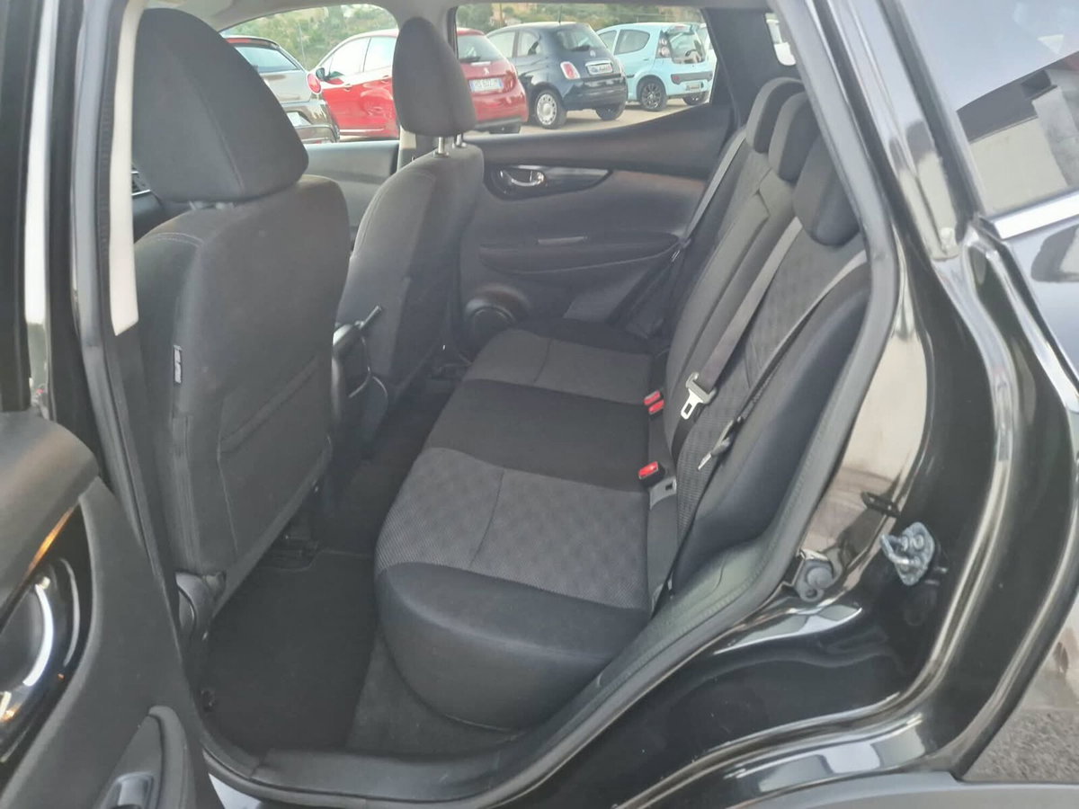 Nissan Qashqai 1.6 dCi 2WD Tekna (17)
