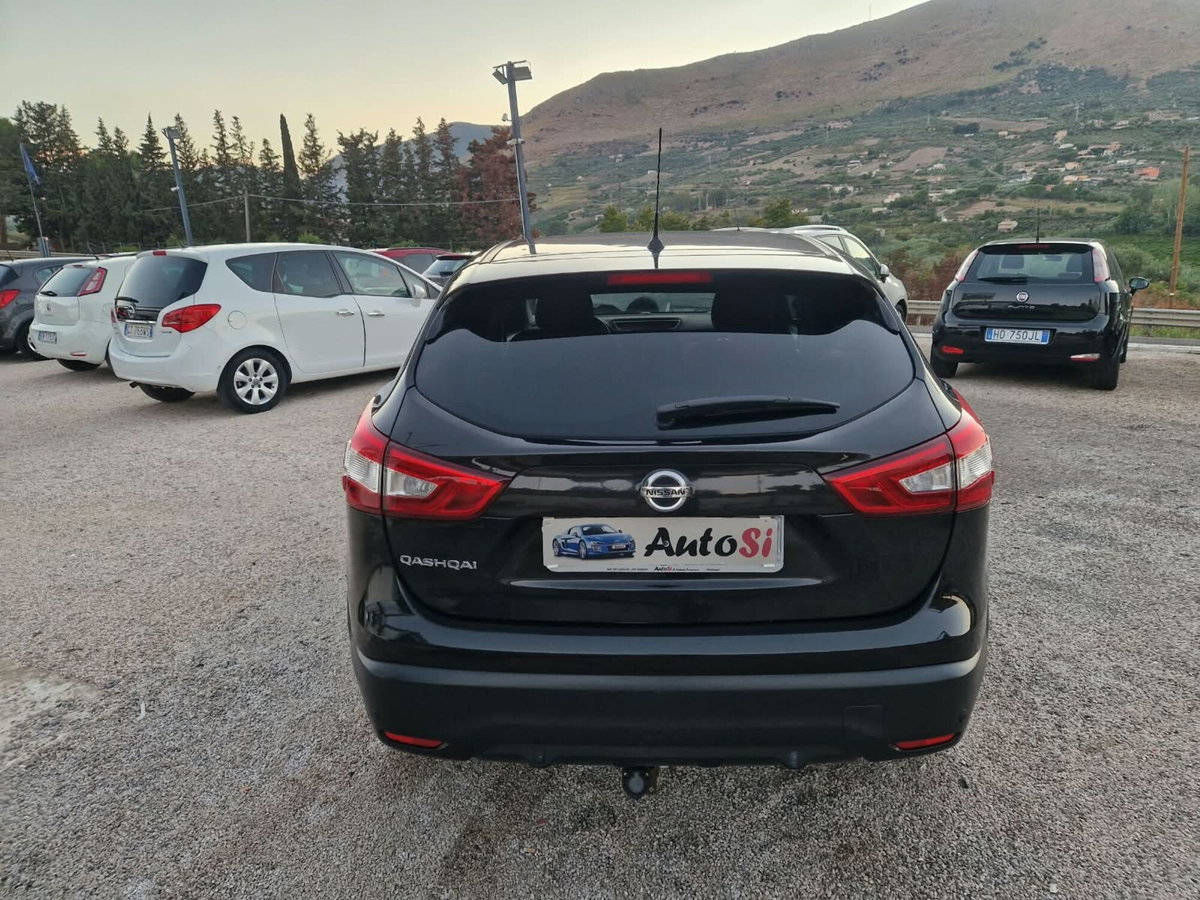 Nissan Qashqai 1.6 dCi 2WD Tekna (7)