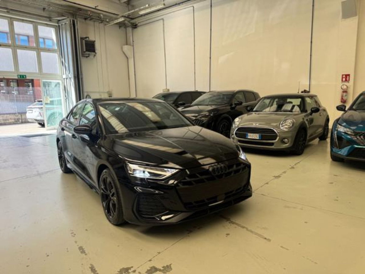 Audi A3 Sedan 35 TFSI S line edition (2)