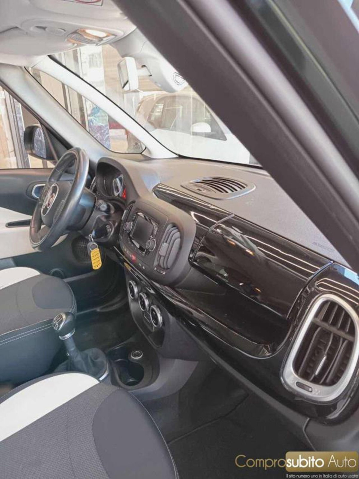Fiat 500L 1.4 95 CV Trekking (14)