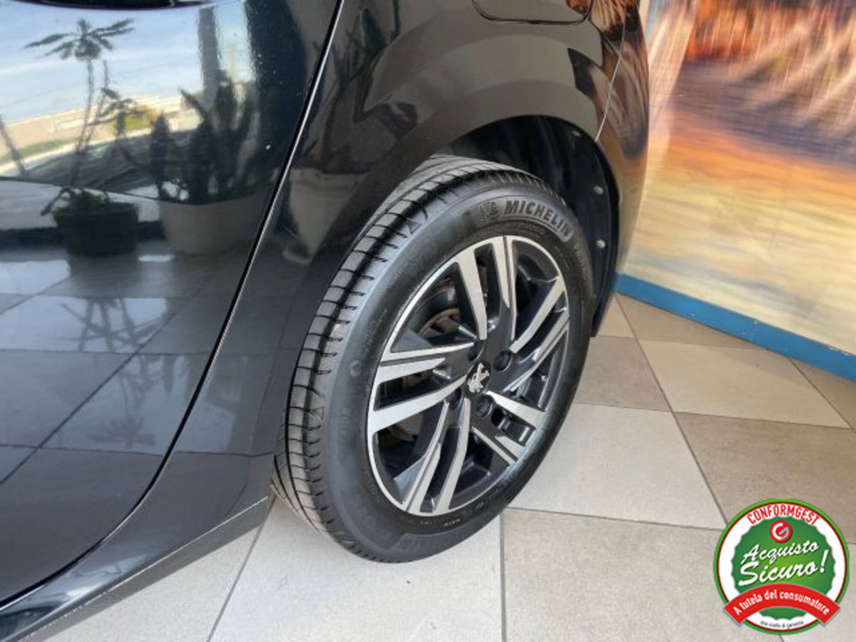Peugeot 208 BlueHDi 100 Stop&Start 5 porte GT (18)