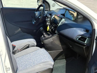 Lancia Ypsilon 1.0 FireFly 5 porte S&S Hybrid Gold Plus (12)