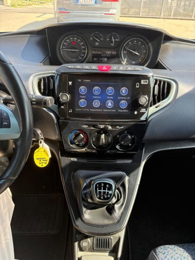 Lancia Ypsilon 1.0 FireFly 5 porte S&S Hybrid Gold Plus (15)