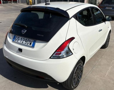 Lancia Ypsilon 1.0 FireFly 5 porte S&S Hybrid Gold Plus (5)