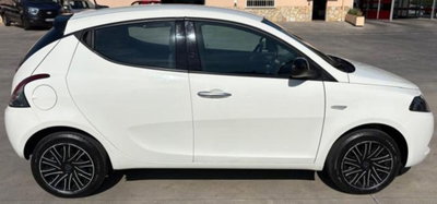 Lancia Ypsilon 1.0 FireFly 5 porte S&S Hybrid Gold Plus (6)