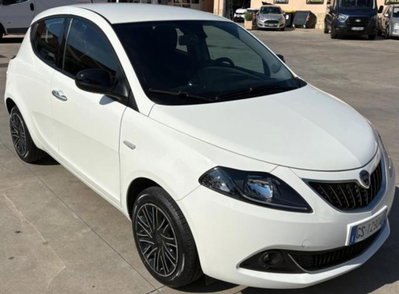 Lancia Ypsilon 1.0 FireFly 5 porte S&S Hybrid Gold Plus (7)
