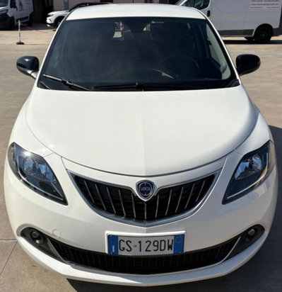 Lancia Ypsilon 1.0 FireFly 5 porte S&S Hybrid Gold Plus (8)