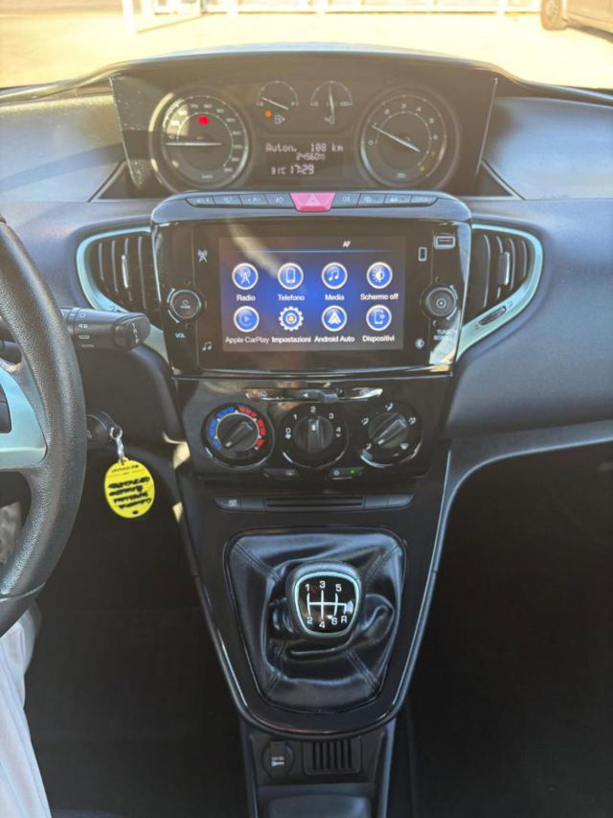 Lancia Ypsilon 1.0 FireFly 5 porte S&S Hybrid Ecochic Gold (15)