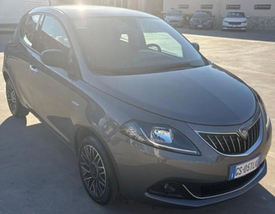 Lancia Ypsilon 1.0 FireFly 5 porte S&S Hybrid Ecochic Gold (7)
