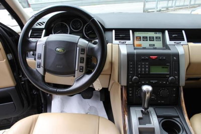 Land Rover Range Rover Sport 2.7 TDV6 HSE (9)