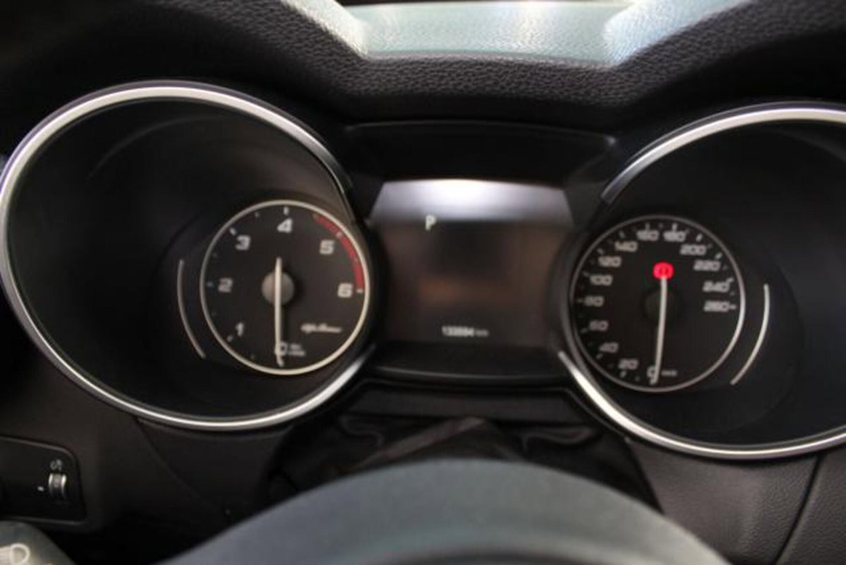 Alfa Romeo Stelvio Stelvio 2.2 Turbodiesel 180 CV AT8 Q4 Executive (11)