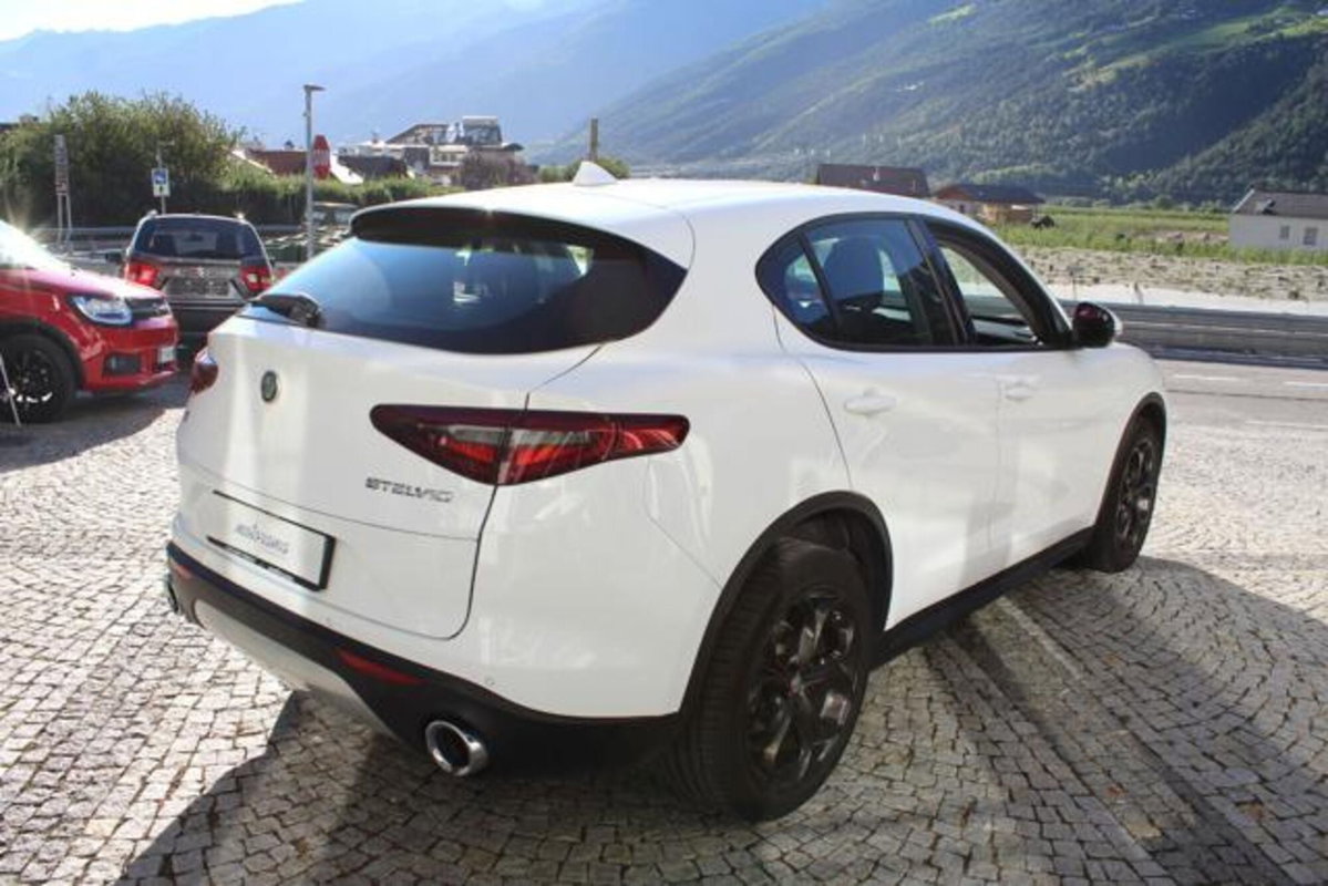 Alfa Romeo Stelvio Stelvio 2.2 Turbodiesel 180 CV AT8 Q4 Executive (5)
