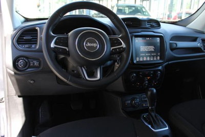 Jeep Renegade 1.3 T4 190CV PHEV 4xe AT6 Business Plus (9)