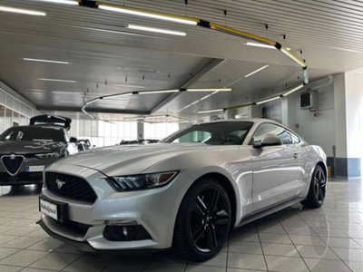 Ford Mustang Coupé Fastback 2.3 EcoBoost aut. (2)