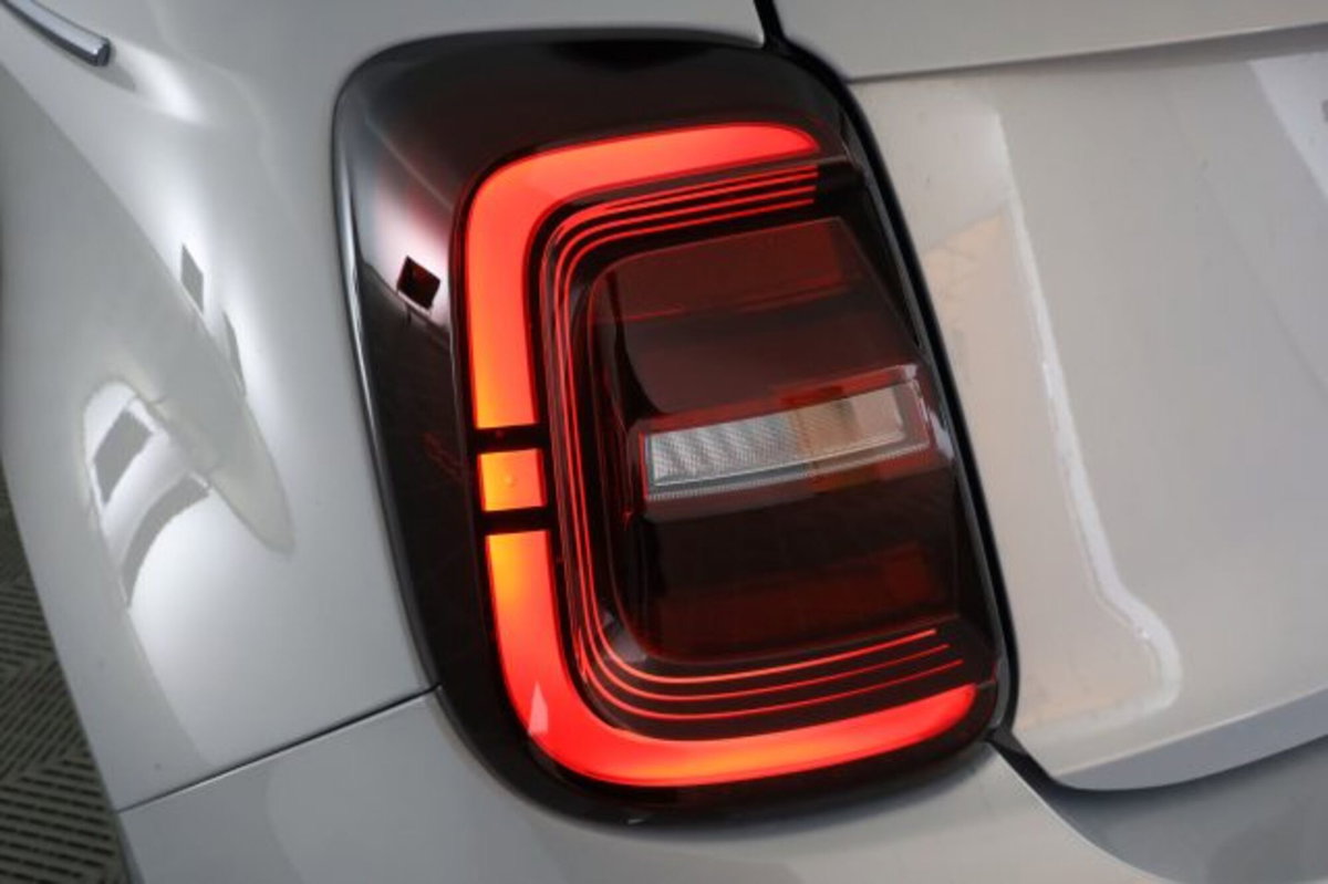 Fiat 500 1.0 hybrid La Prima (17)