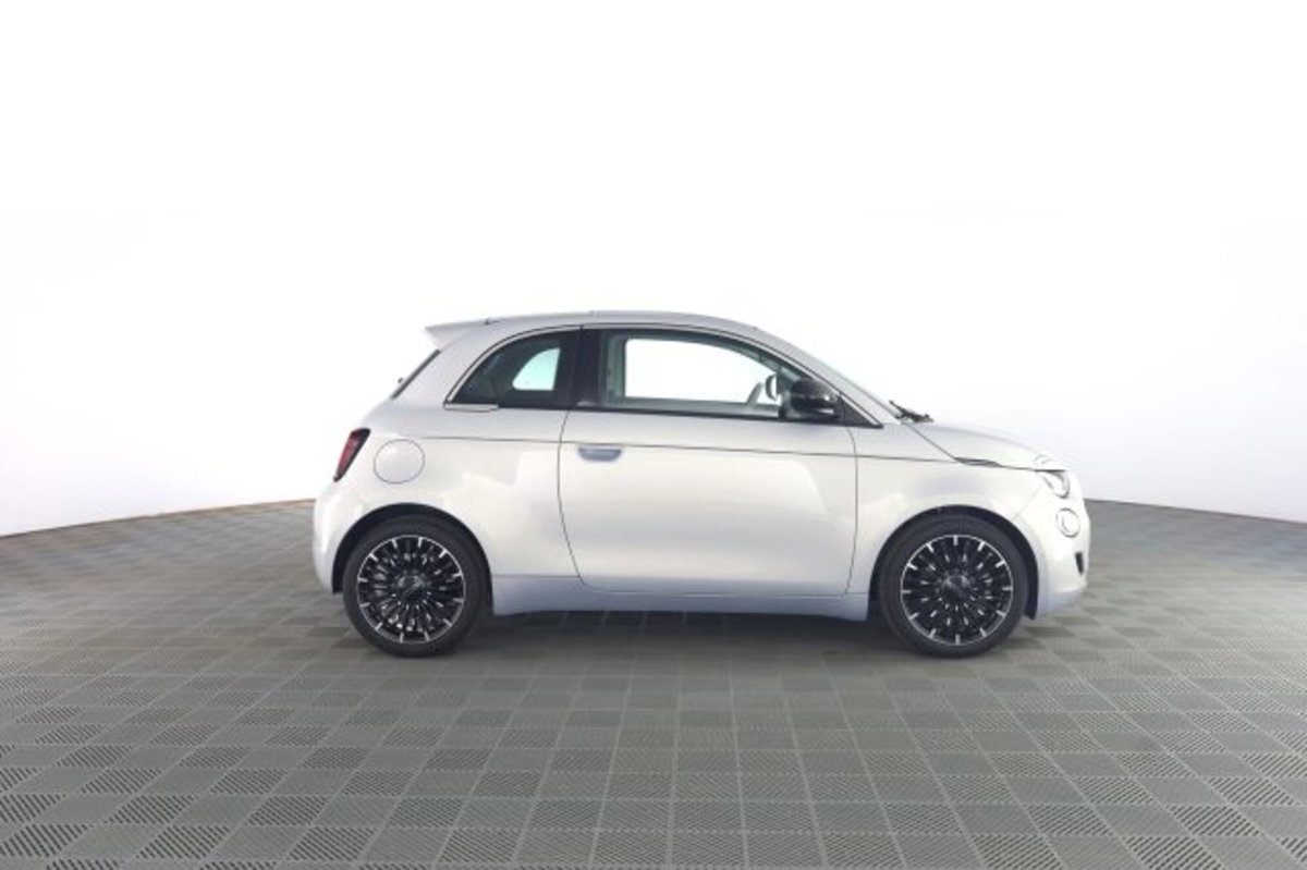 Fiat 500 1.0 hybrid La Prima (3)