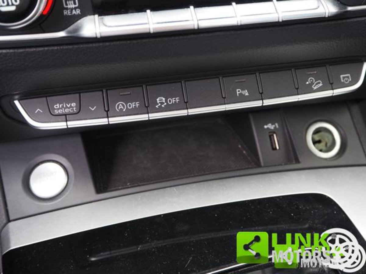 Audi Q5 40 TDI 204 CV quattro S tronic Business (16)