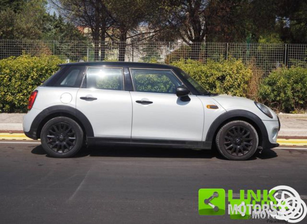 MINI Mini 1.5 Cooper D Business XL 5 porte (18)