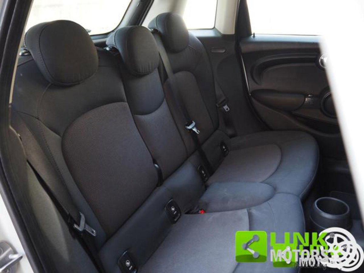 MINI Mini 1.5 Cooper D Business XL 5 porte (19)