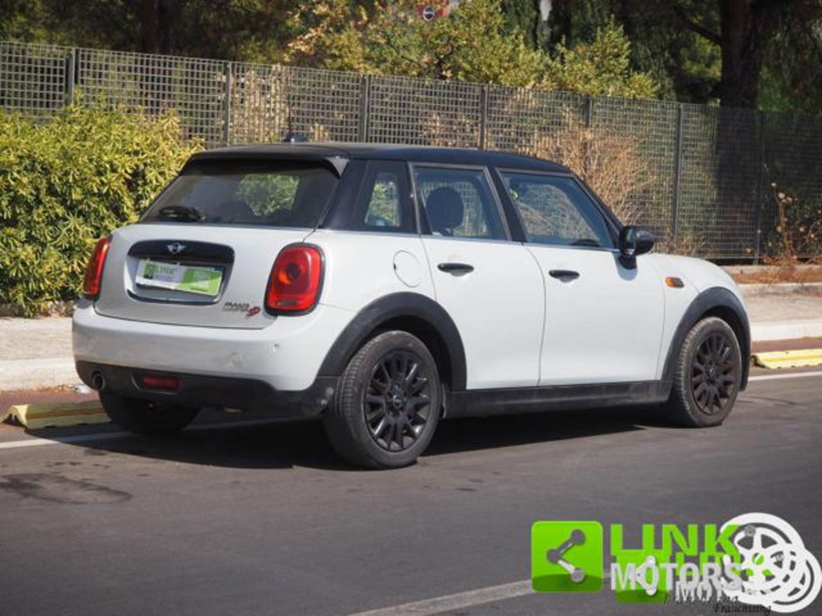 MINI Mini 1.5 Cooper D Business XL 5 porte (2)