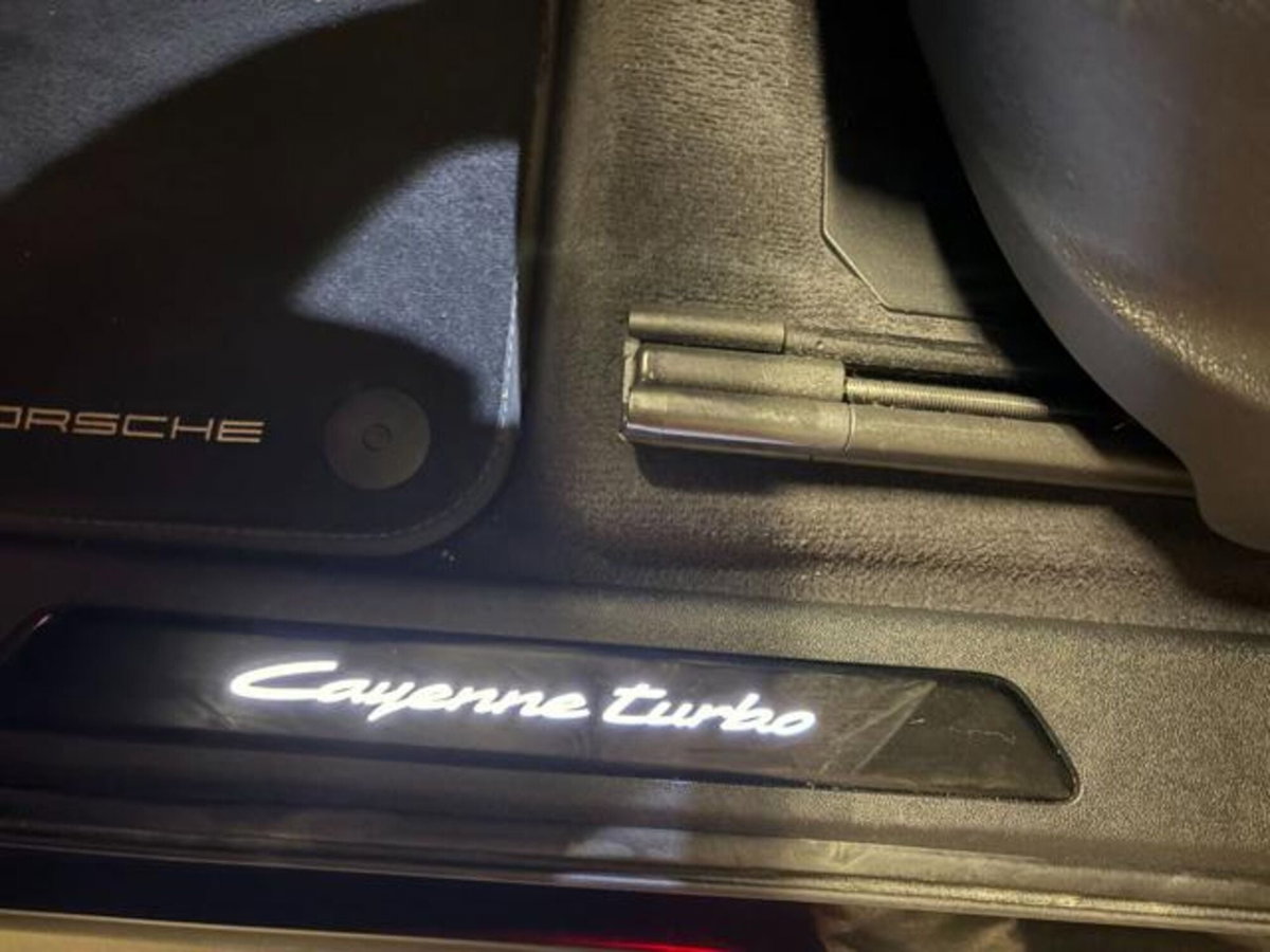 Porsche Cayenne Coupé 4.0 V8 Turbo (8)
