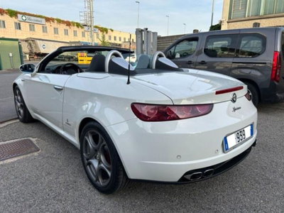Alfa Romeo Spider 1750 TBi (3)