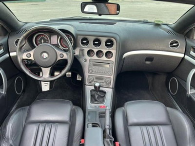 Alfa Romeo Spider 1750 TBi (8)