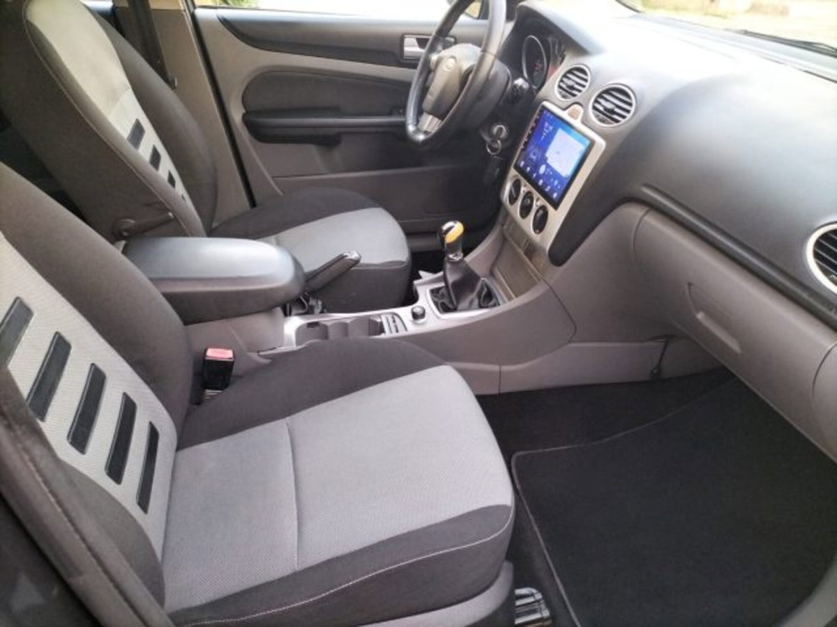 Ford Focus Station Wagon 1.6 TDCi (90CV) SW Tit. (10)
