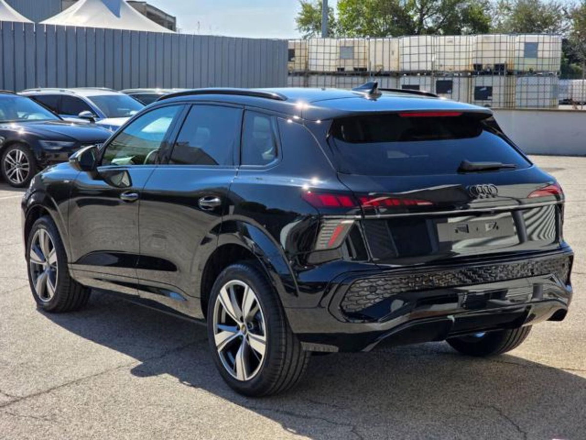 Audi Q3 Sportback 2.0 tdi S line edition 150cv s-tronic (3)