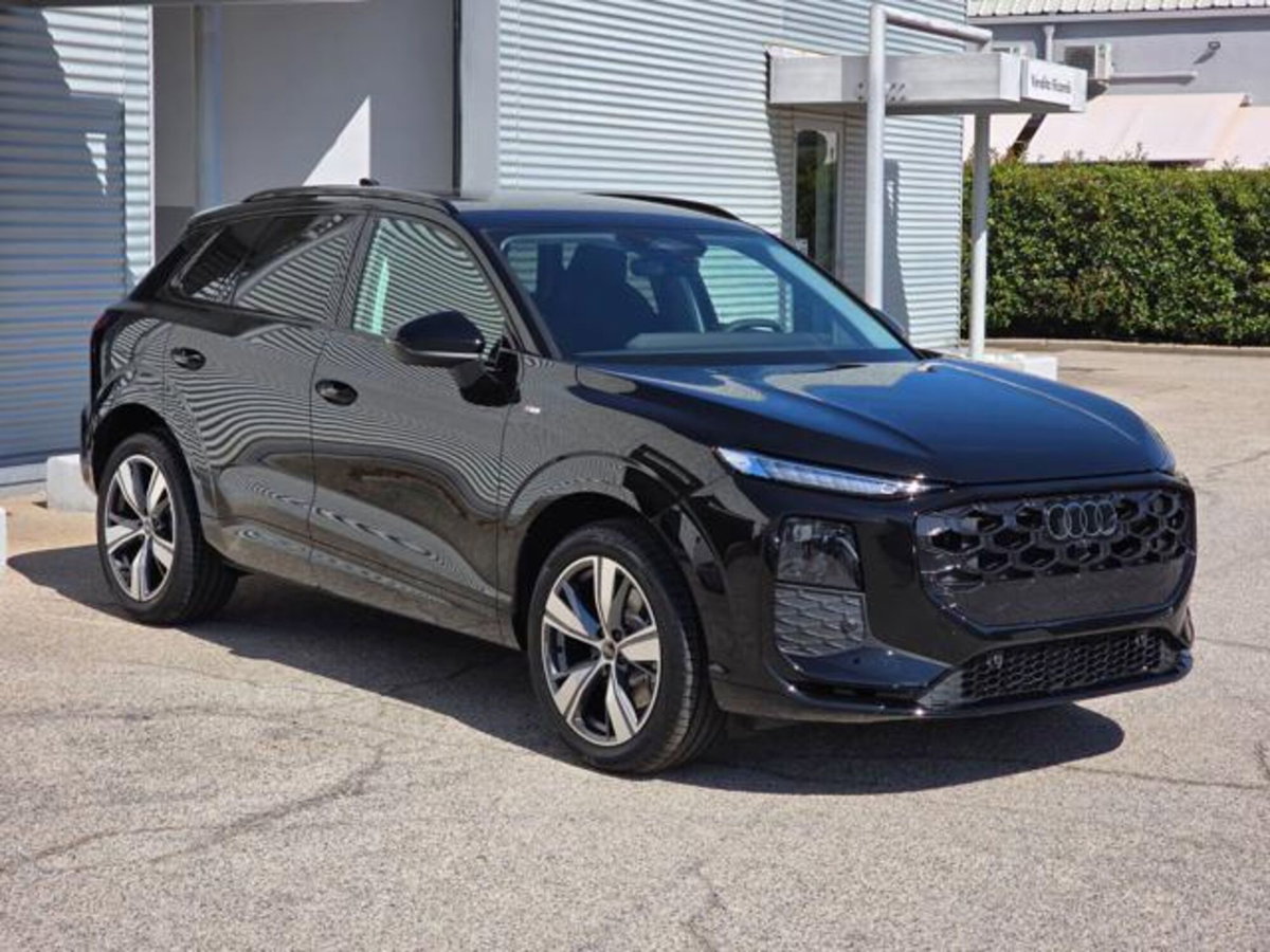 Audi Q3 Sportback 2.0 tdi S line edition 150cv s-tronic (4)