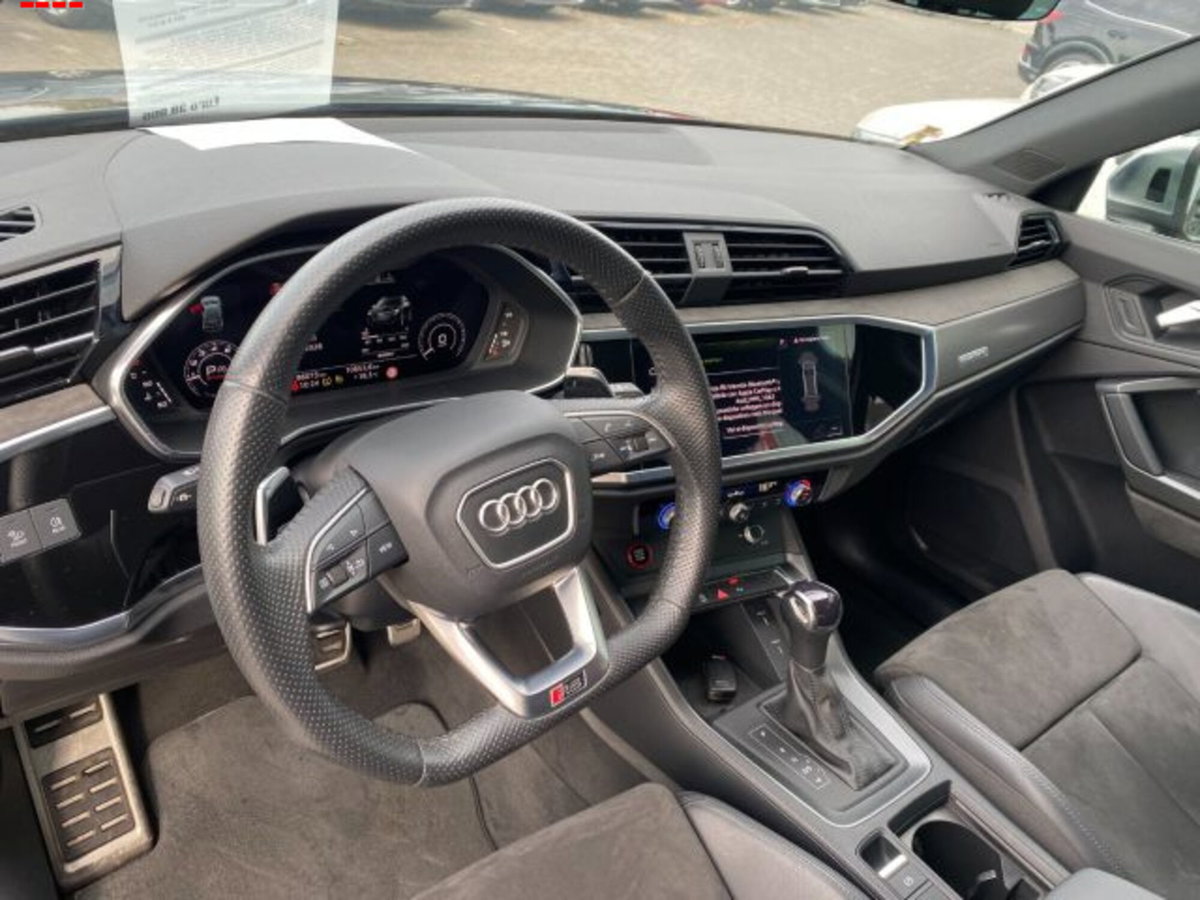 Audi RS Q3 2.5 quattro s-tronic (8)