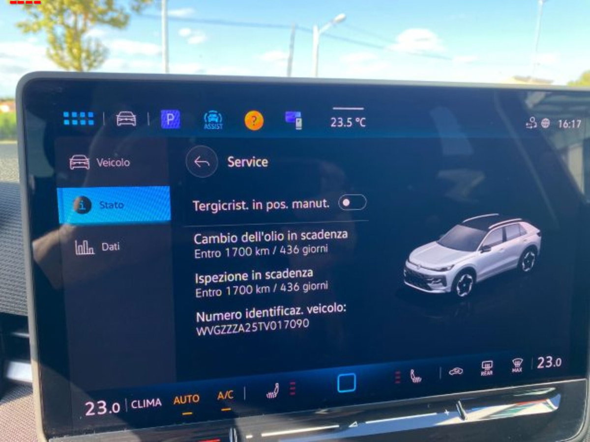 Volkswagen T-Roc 1.5 etsi Life 115cv dsg (12)